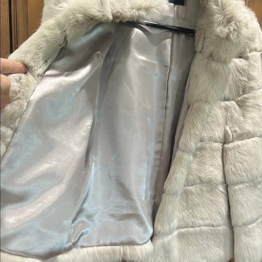 Dolce Cabo Plush fur Jacket in Cream - Picture 3 of 6